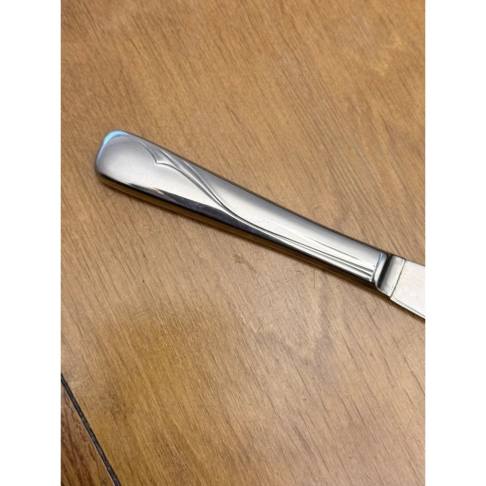Oneida features handle